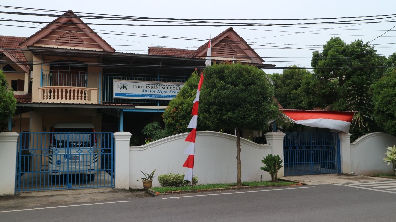 JuniorHighBuilding
